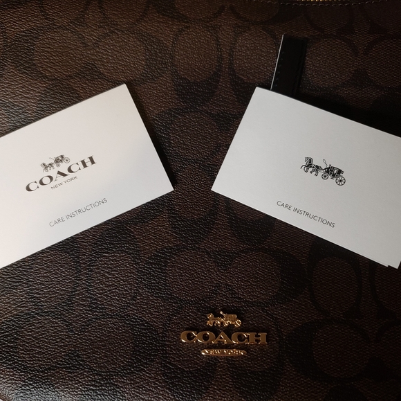 100% Authentic Coach Skylar Hobo Signature Bag - Picture 7 of 13